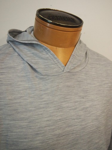 Felpa con cappuccio Peter Millar Crown artigianale Excursist Flex misto lana nuova con etichette XL $200 grigia - Foto 5 di 11