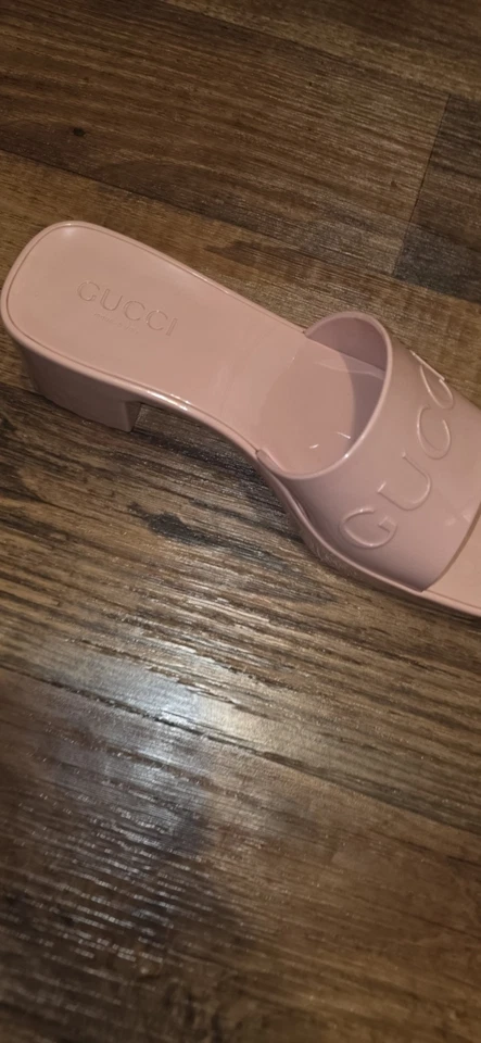 New Gucci Pink Rubber Sandals Size 39 No Box Made In Italy - Image 3 of 4