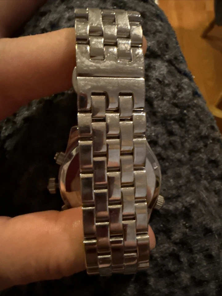 Reloj sumergible SeaPro de brazo izquierdo para hombre con esfera negra Foto 4 de 4