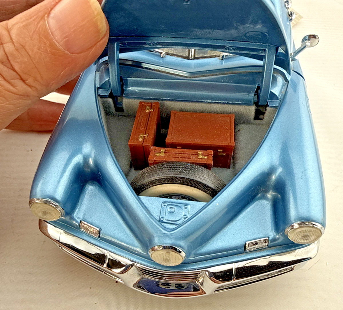1948 Tucker Franklin Mint 1:24 Precision Die-Cast w/ Case – Light