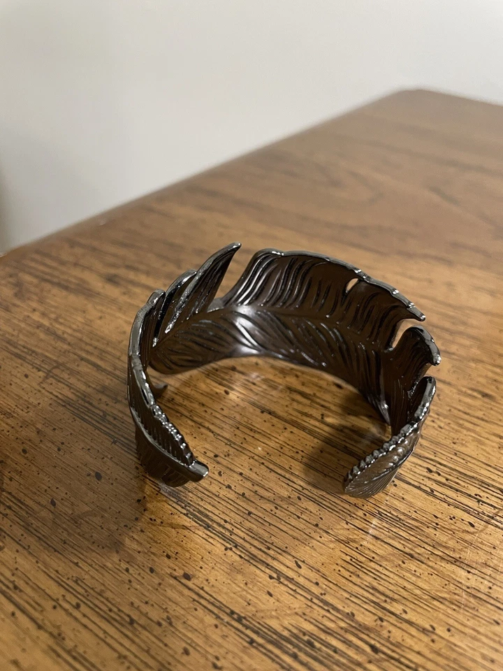 Pulseira de penas Coach - Imagem 2 de 4