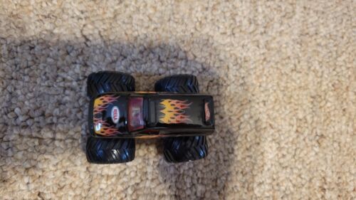 Hot Wheels Monster Jam Truck Bell Helmets Exclusive Promo 1/64  - Bild 4 von 14