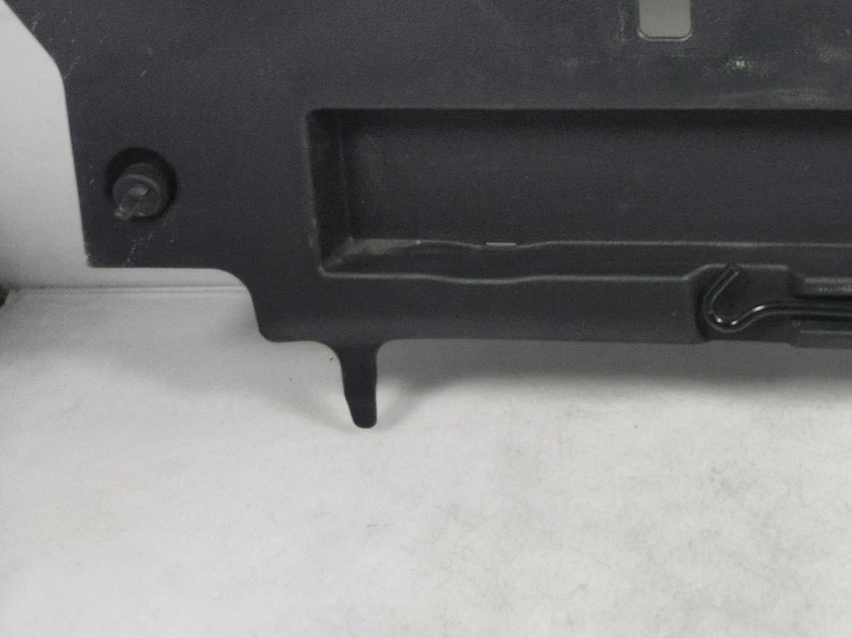 04 05 06 07 08 09 10 11 Mazda Rx-8 panel de embellecimiento trasero del maletero Fe01-68-89Xc Foto 4 de 4