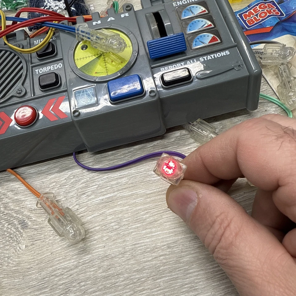 2001 Mega Bloks Pro-Builder Set 9775 Sea Wolf Submarine Ship (PARTS MISSING) - Image 3 of 4