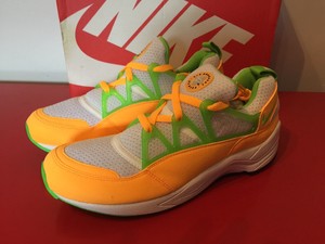 nike air huarache light orange