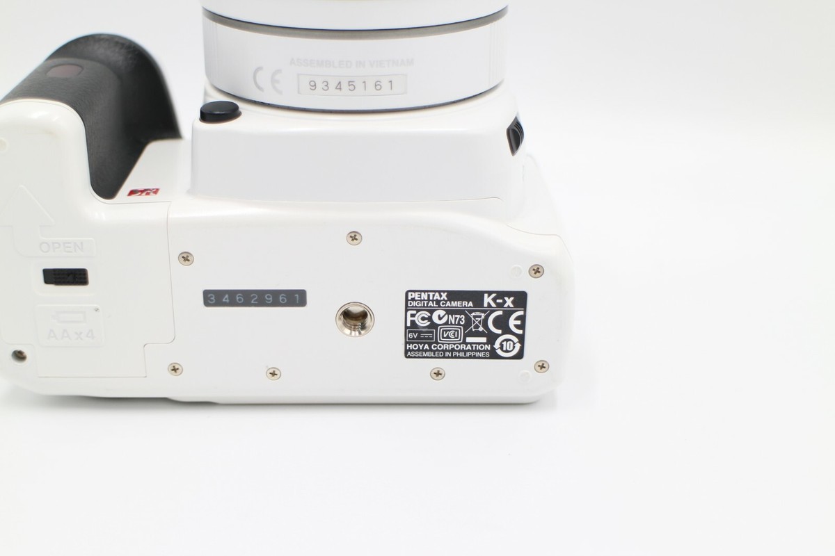 PENTAX K K-x 12.4MP Digital SLR Camera -White (Kit w/ AL 18-55mm