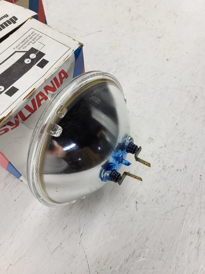 GMC 1958-1972, Corvette Chevrolet Chevelle, nueva bombilla de faro de haz sellado de 5 3/4" Foto 3 de 4