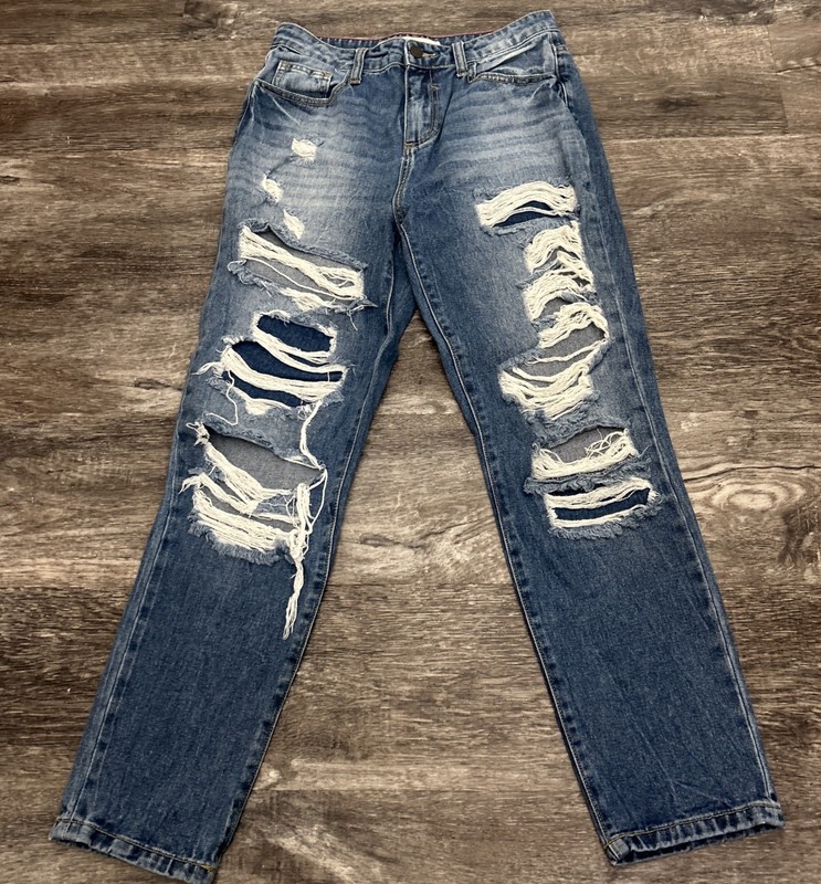 Women’s Cello Ripped Jeans Size 5  Inseam 26in