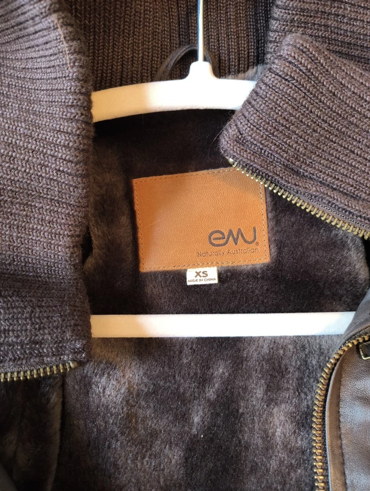 Chaleco con Capucha de Cuero Marrón Piel de Oveja Emu Talla X Pequeño Foto 3 de 4