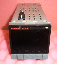 EUROTHERM 902S /IS/HL0/RV/ARE/VH/VM  LE/IT/HP/RAC/AA XA /0/1024/C/03 Control