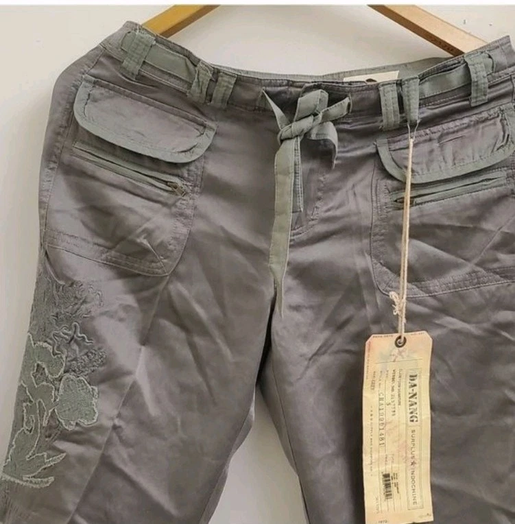 NWT Vintage Da-Nang Grey cargo shorts size Women's Small - Image 2 of 4