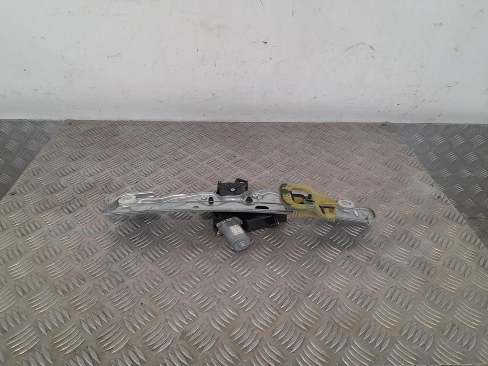 VAUXHALL ASTRA Mk7 (K) 2015-2021 Rear Right Drivers Window Regulator 13406678 - Image 2 of 4