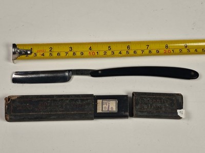 Cougar Solingen Rasiermesser Trade Mark 3/6 Vintage Friseur Rasierwerkzeugkasten