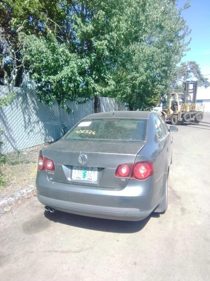 Medidor de velocímetro usado se adapta a: Volkswagen Jetta Cluster 2008 Sdn VIN J octavo dígito M Foto 4 de 4