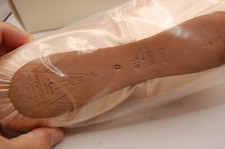 NIB Bloch Sonata Pointe Shoes 111.00 S0130L Color - pink satin 4.5 D Not Retur