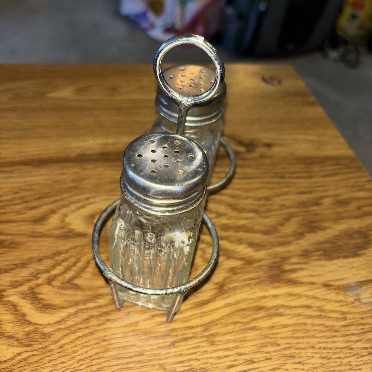 Wongblee 2-Pack Glass Salt And Pepper Shakers - Vintage Beaded Style, 3.66" Tall, Dishwasher Safe - View #5