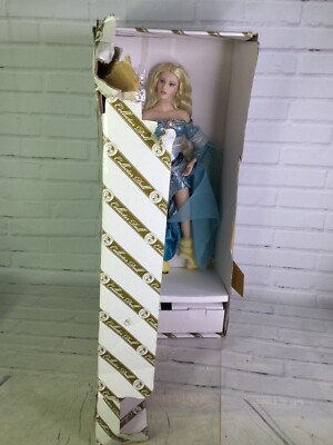 Franklin Mint Lady Of the Lake Camelot Porcelain Doll Excalibur