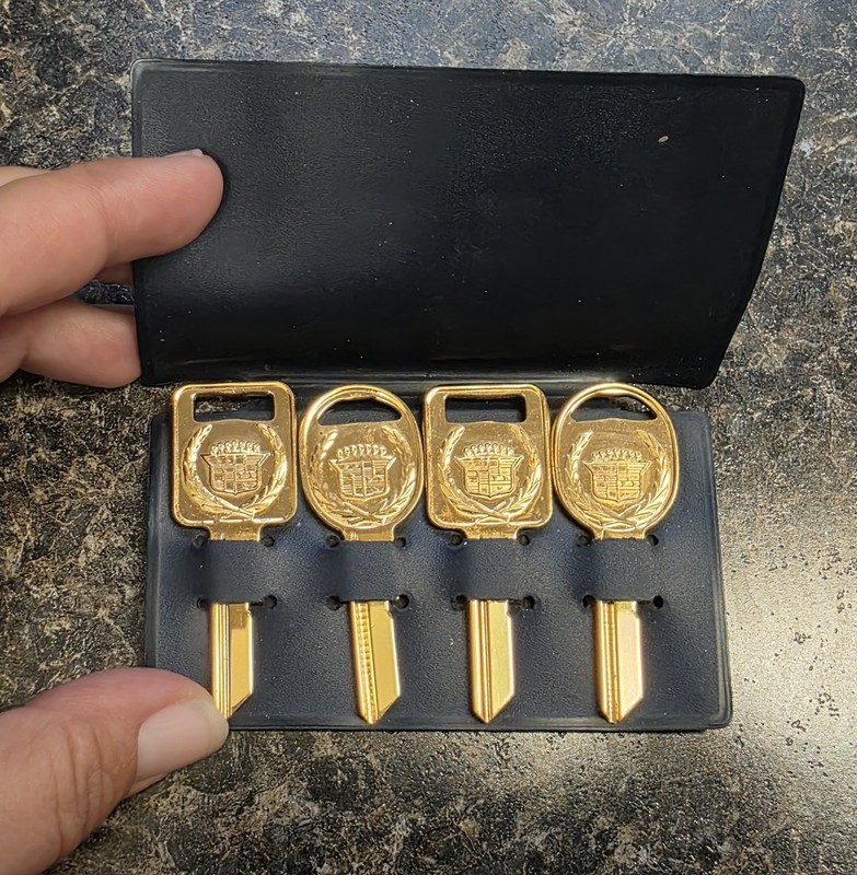 Vintage 23k Gold Plated Uncut Cadillac Key Set In Pouch