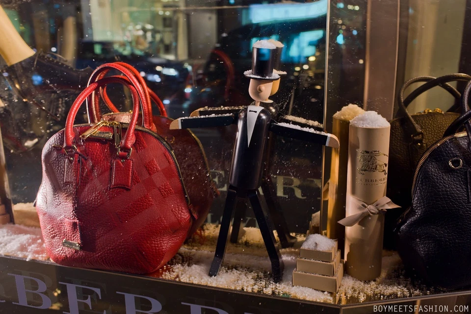 Burberry Christmas Window Tuxedo Man Display wooden Toy Soldier Puppet RARE! - Image 2 of 4