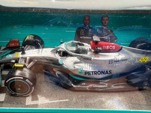 Burago Mercedes-AMG F1 W13 E Performance 1/43 - Picture 5 of 7