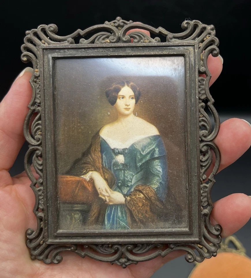 Lote De Colección De 3 Marcos De Cuadros De Seda Italianos Arte De Pared De Latón Diferentes Tamaños Y Forma Foto 4 de 4