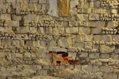 Foto 6x4 Deal Schloss: Kellerwandbau um 2017