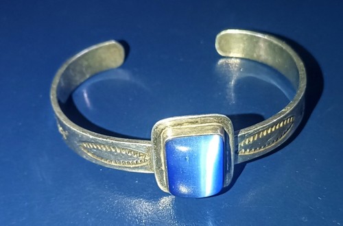 Vintage Mexico Mexican Healing Blue Cat Eye Sterling Silver Cuff Bracelet - Picture 2 of 11