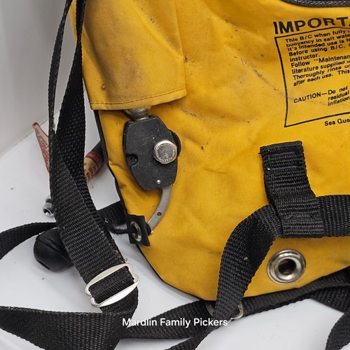 Sea Quest Horse Collar Scuba BCD Buoyancy Compensator Yellow Vintage Made in USA - Picture 3 of 13
