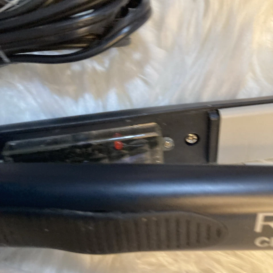 Plancha de peinado alisadora de cerámica satinada Revlon calor variable 1" prueba RVST2022F Foto 3 de 4