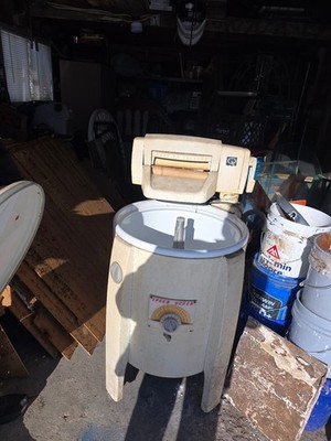 Antique Speed Queen Wringer Washing Machine 1943