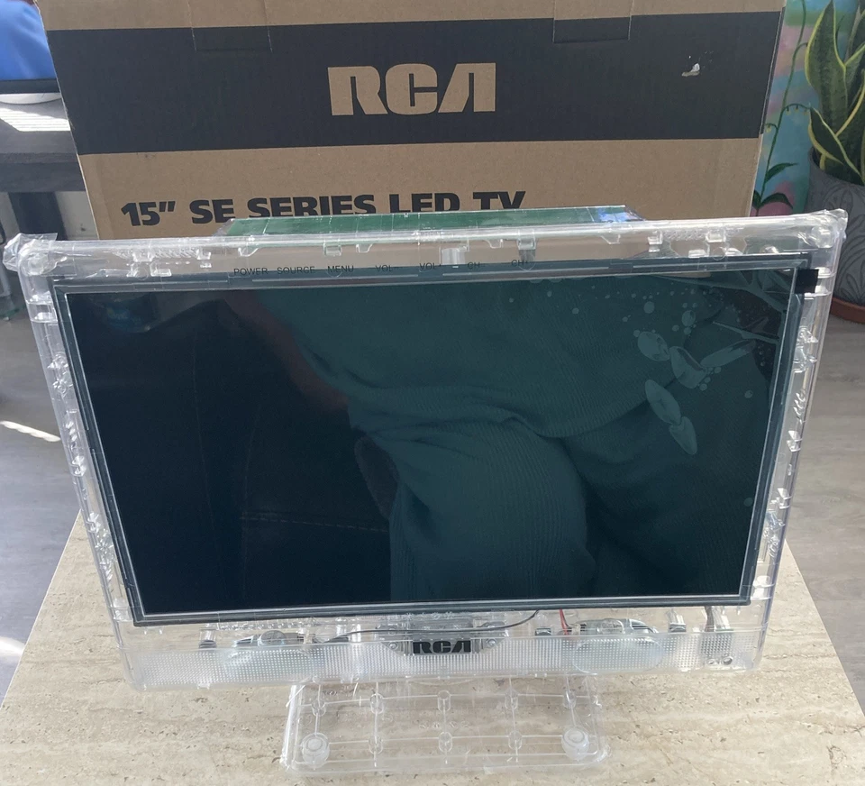 RCA J15SE820 15" Clear Television See Through Retro Prison Jail TV No Remote - Image 3 of 4