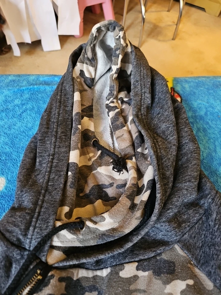 Ampersand Avenue Women's Camo Double Hooded Pullover Size XL - Image 4 of 4