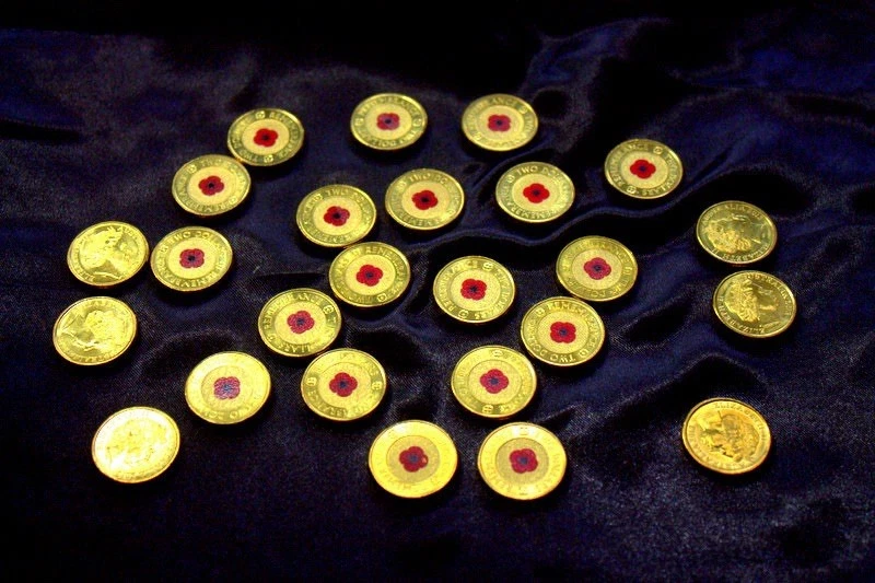 Moneda australiana 2012 $2 color recuerdo amapola roja sin circular de Chubb-Roll# Foto 2 de 2