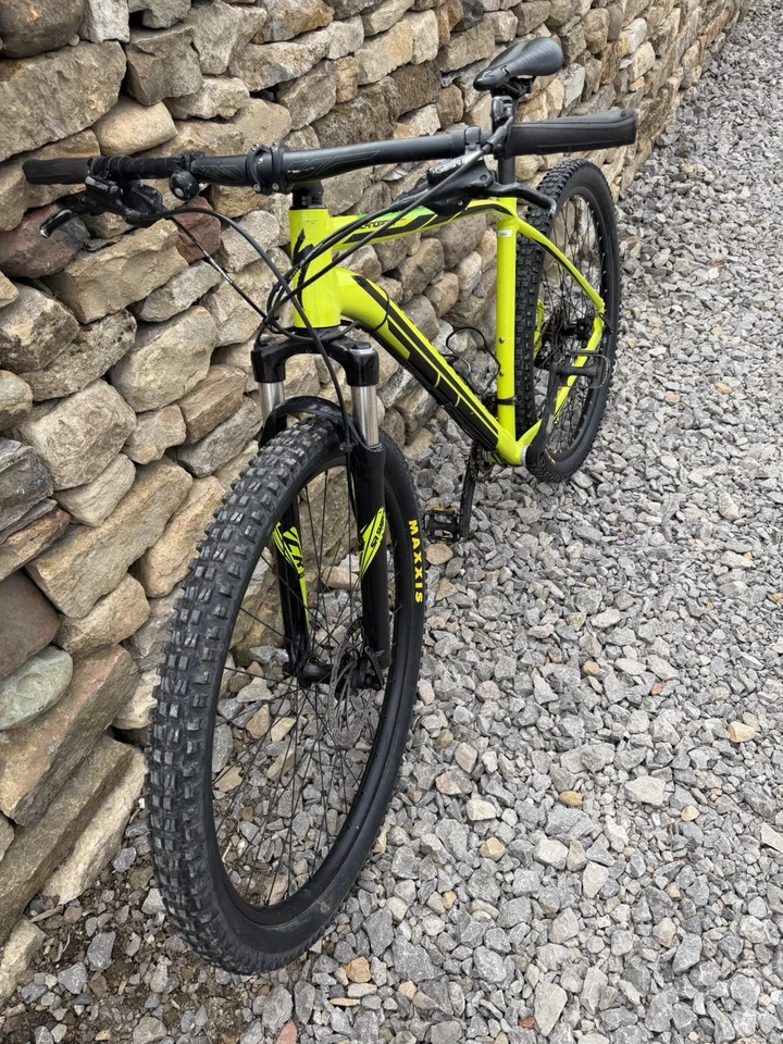 Specialized Rockhopper Expert, photo 2 of 5