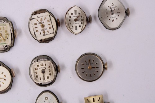 Lot of 10 vin. oval shaped watch movements - for use of parts mixed lot 31b - Picture 4 of 8