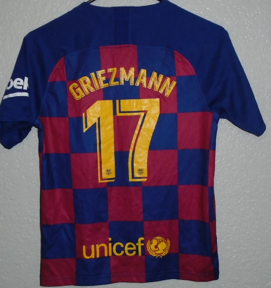 NIKE FC Barcelona Antoine Griezmann #17 Rakuten Jersey youth size 26 Medium - Image 3 of 3