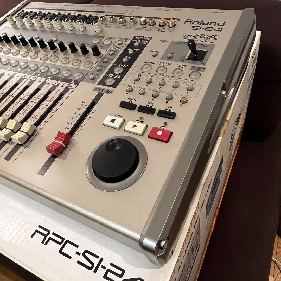 Roland SI-24 Studio Interface Audio Mixing 96hKz 24-bit with
