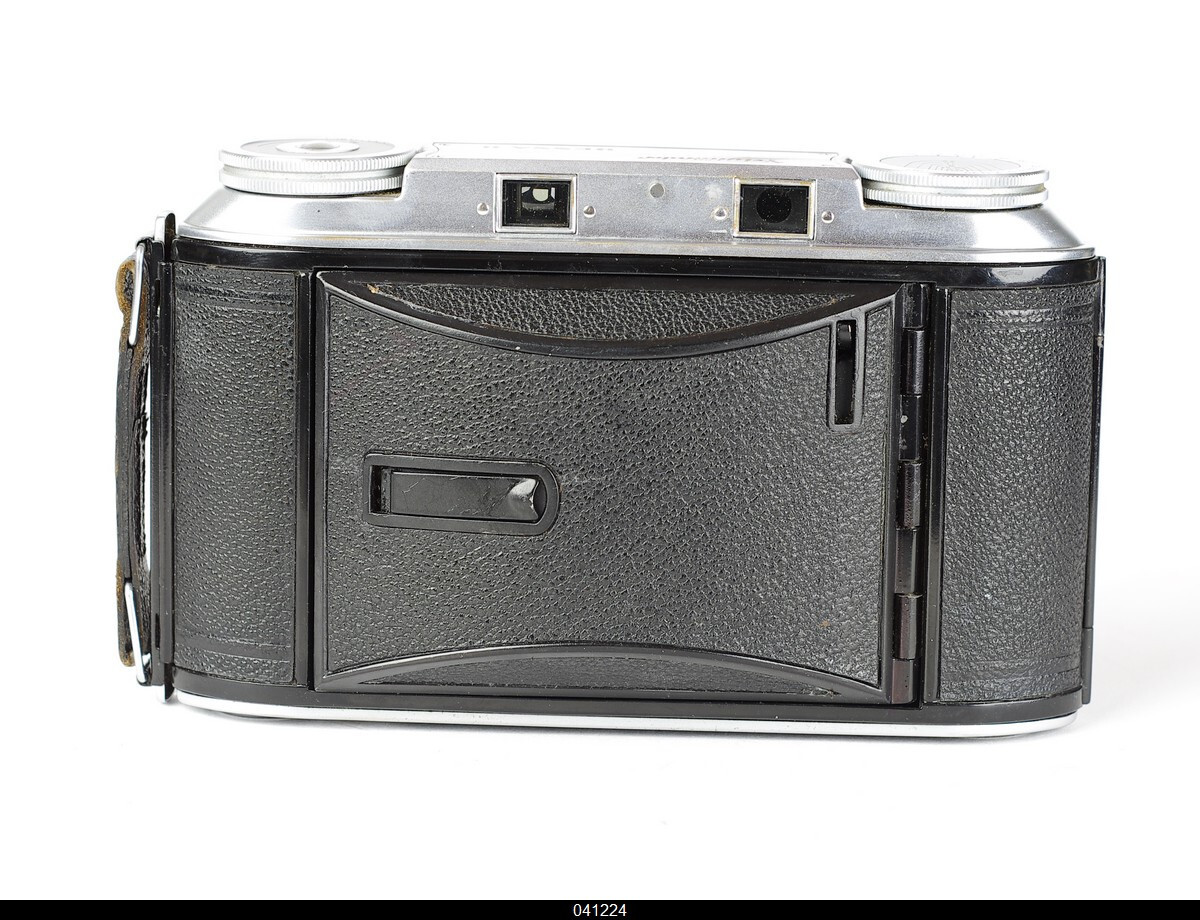 Voigtlander Bessa II with Color Skopar 3.5/105mm Rangefinder 6x9