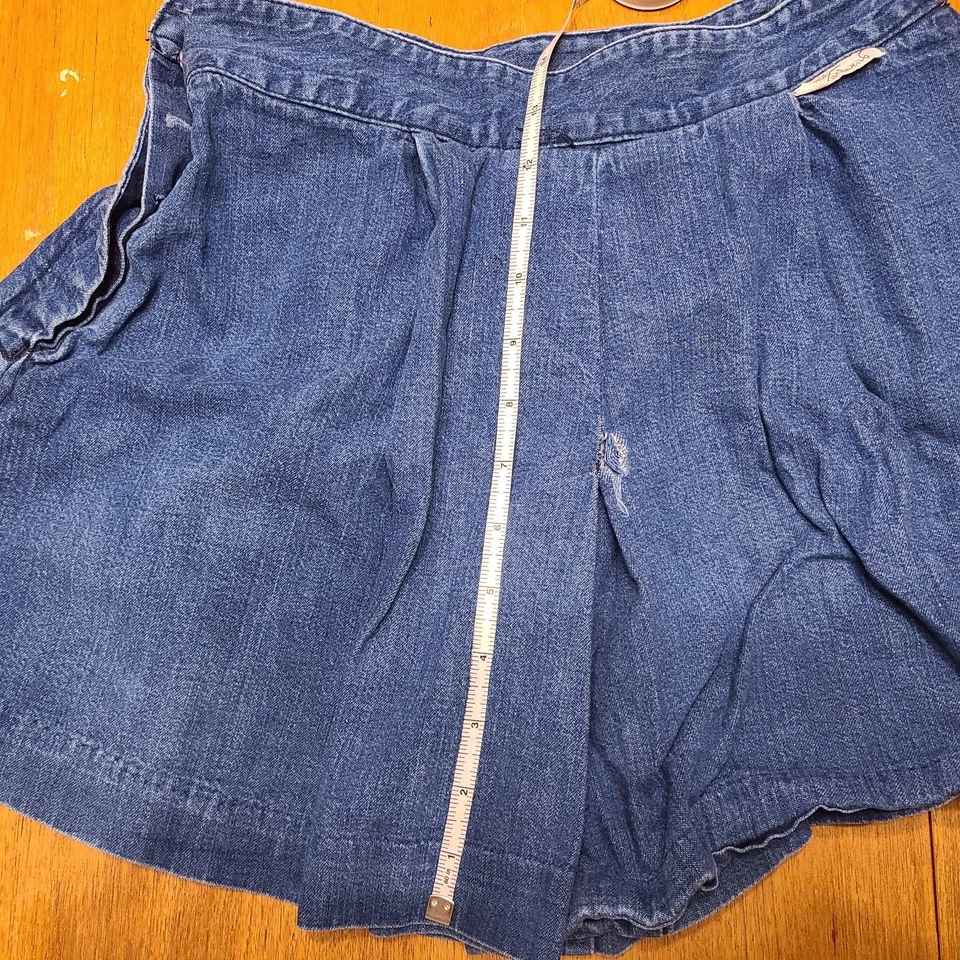 RARE Vintage Original 1980's Gloria Vanderbilt for Murjani Denim Skort size 11 - Image 3 of 4