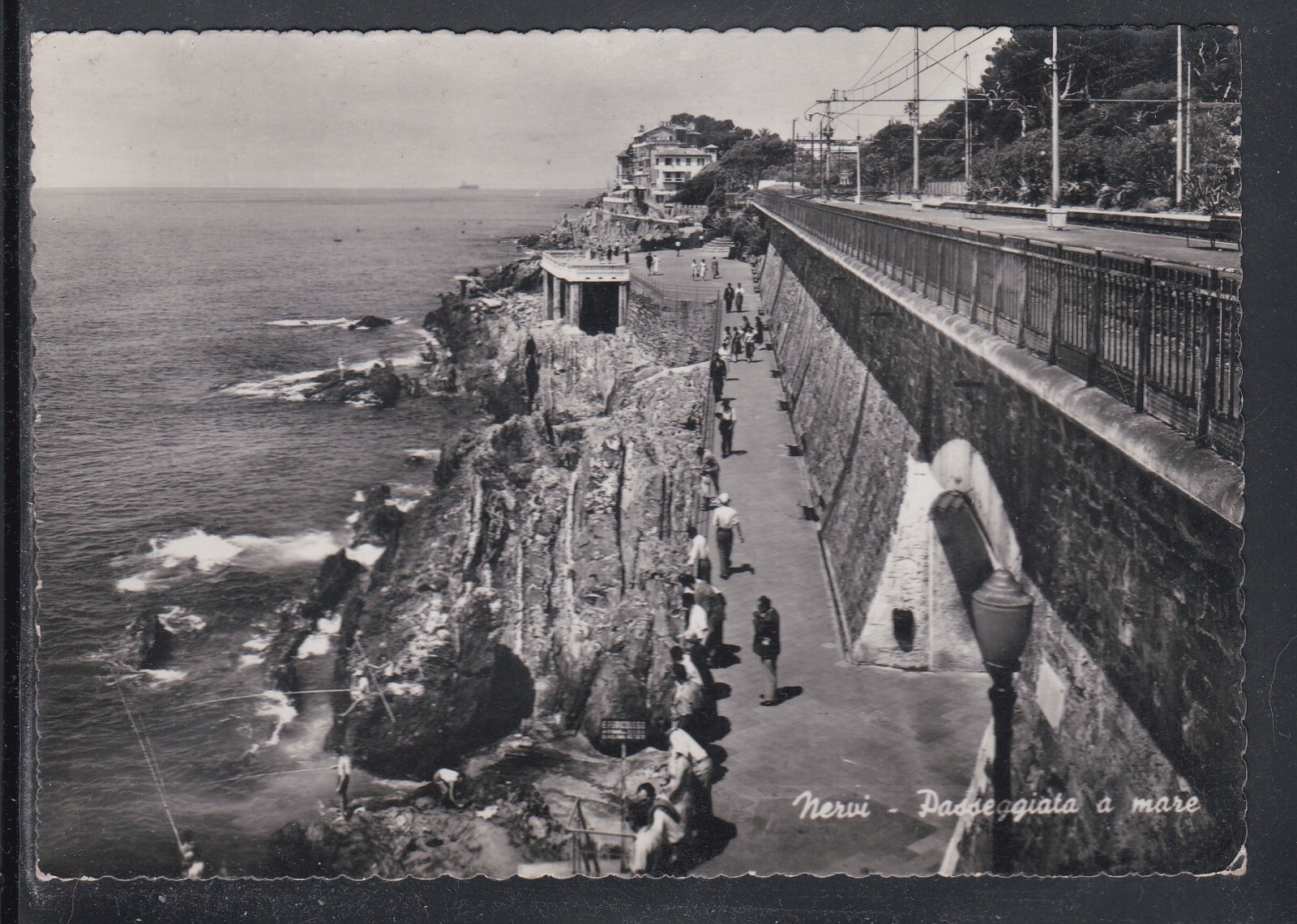 Cartolina Nervi Passeggiata a Mare ANIMATA G2115
