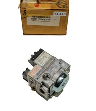 Raypak 004824F Gas Valve Combo Robert-Shaw 7200ER2-3