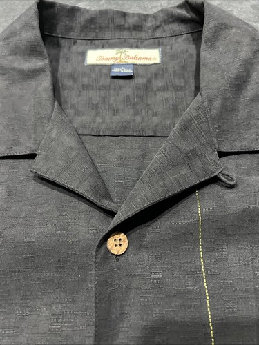 Camisa TOMMY BAHAMA Dorada Piña Bordada 100% Seda Hawaiana L Negra - Imagen 7 de 12