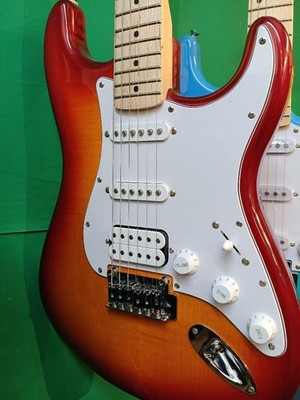 SquierAFFINITY FMM HSS Strat Electric Guitar Safe packing!