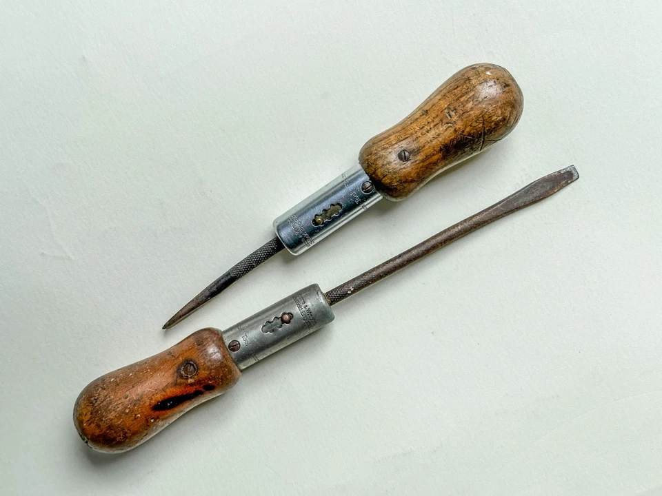 Two vintage MOORE & WRIGHT ratchet screwdrivers - Image 2 of 4