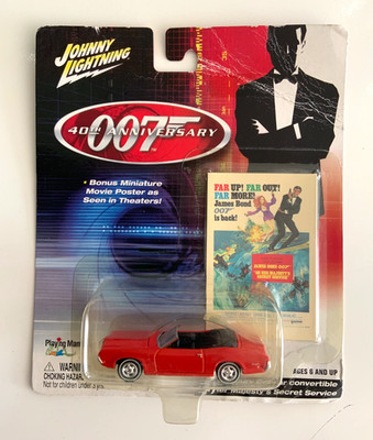 Johnny Lightning ''On Her Majesty's Secret Service'' + Miniposter datiert - 2002