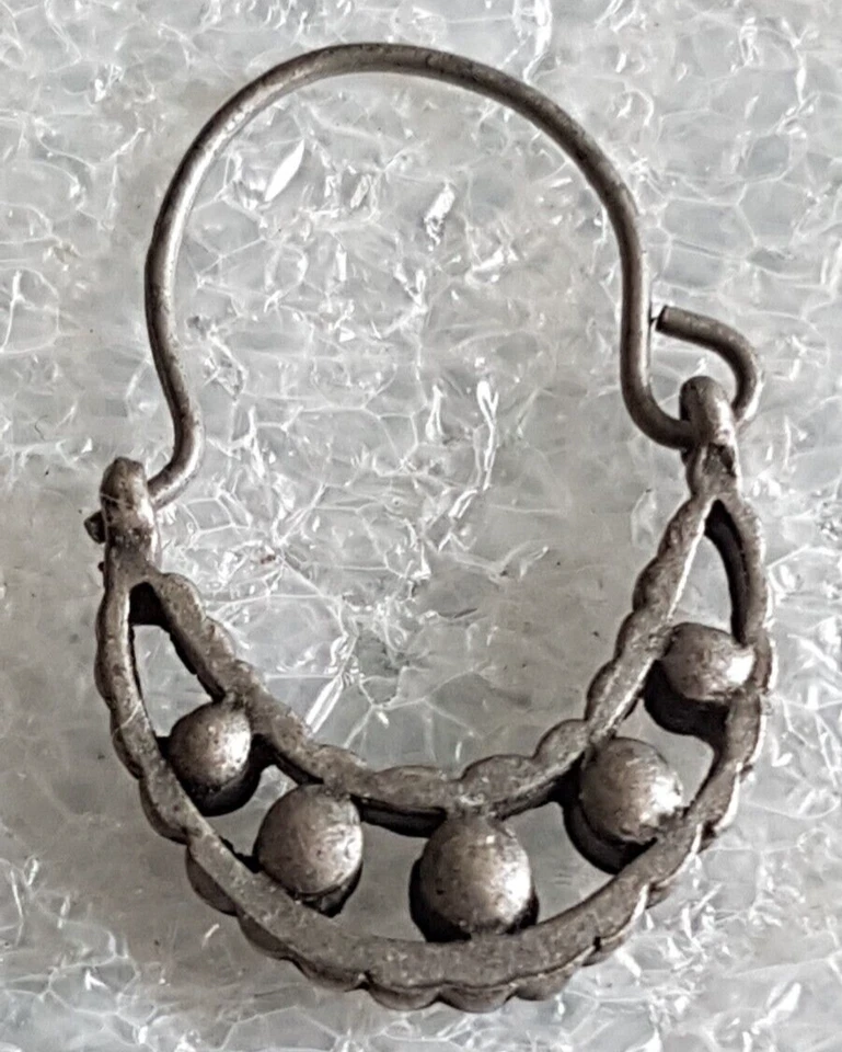 Vintage Costume Fashion Pewter Tone Half Moon Rhinestone Dangle Loop Earrings Foto 4 de 4