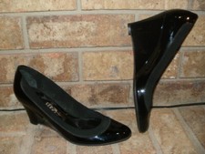 Ferragamo Black Patent Leather Wedge Size 8 2A / 2.75" Heel Italy Excellent