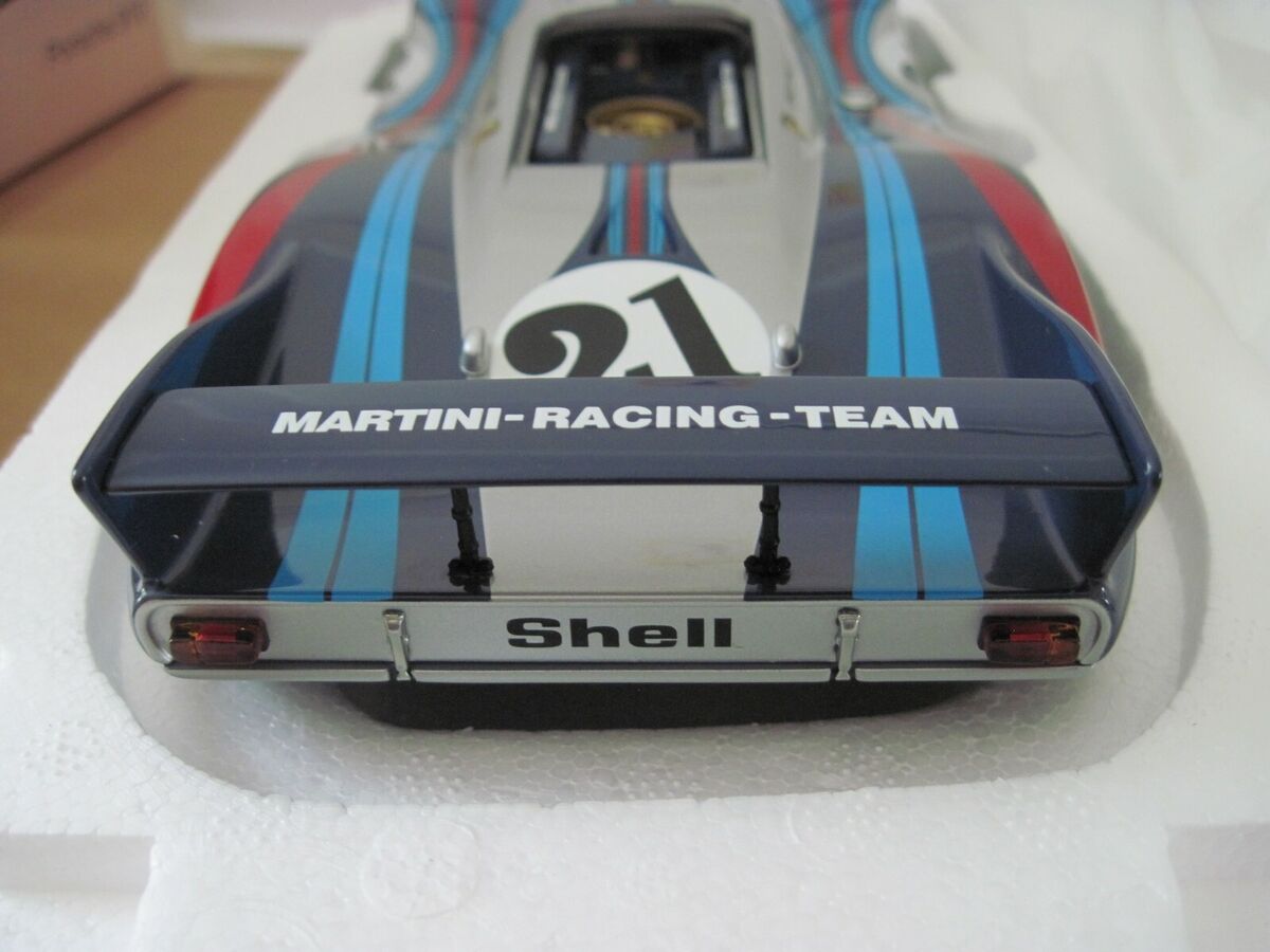 AUTOart Millenium Porsche 917 Long Tail Martini Racing #21 1 AUTOart Millenium Porsche 917 Long Tail Martini Racing #21 1