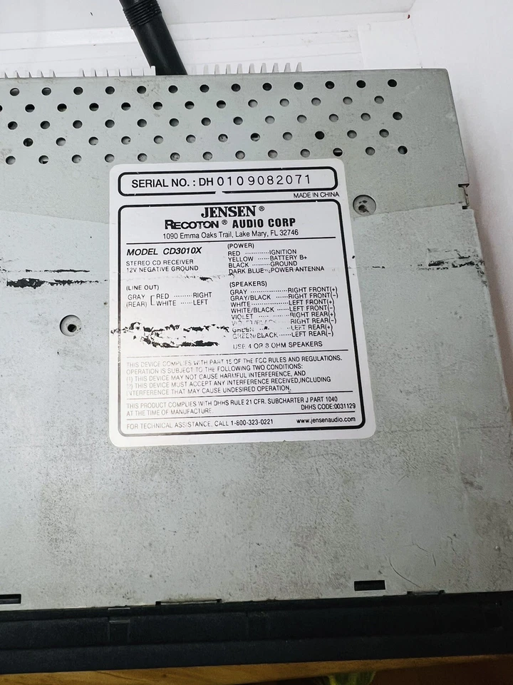 Rádio Jensen Dash CD player MP3 AM FM CD 301 0X - Imagem 3 de 3