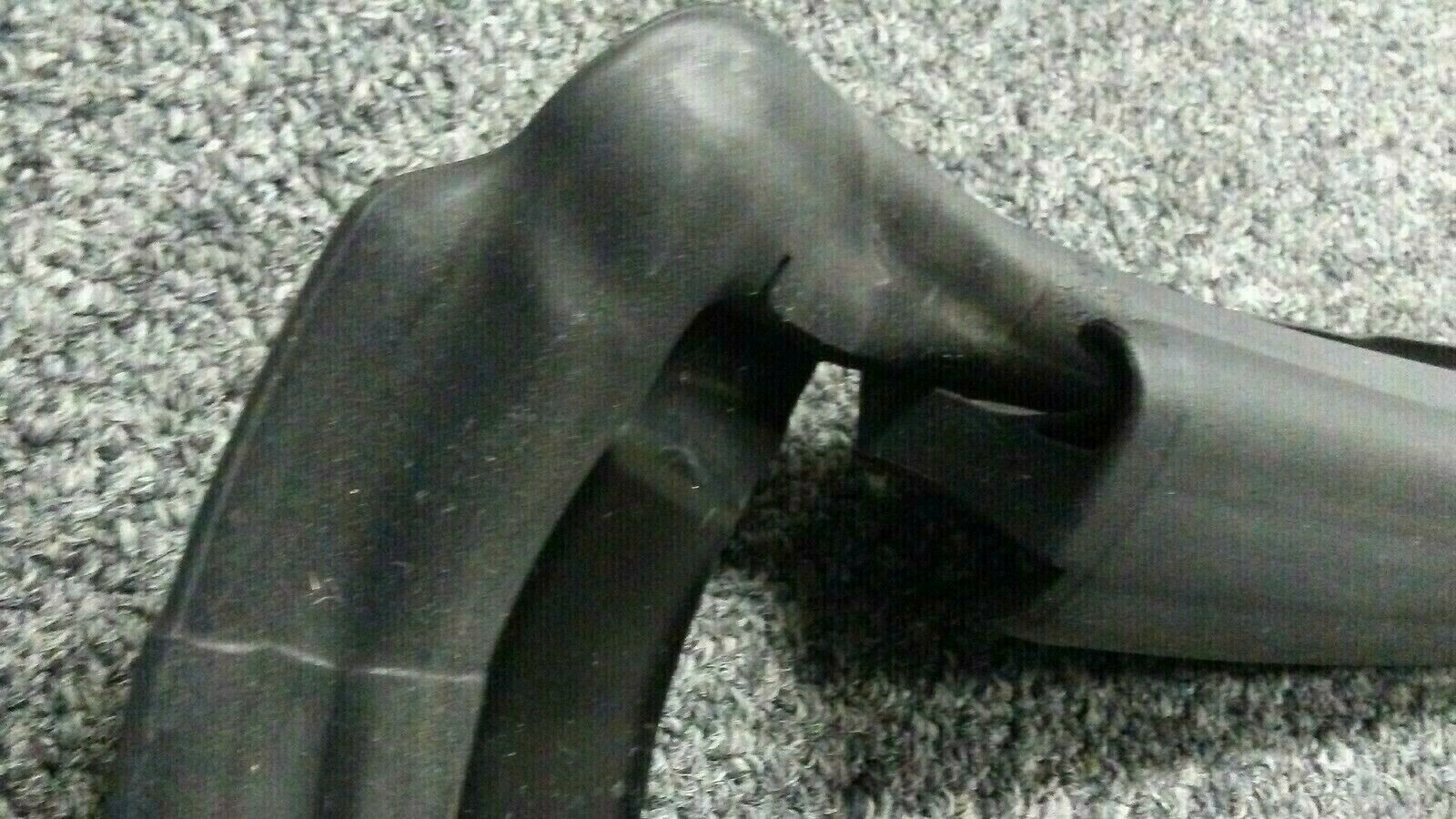 Maserati GranTurismo GranCabrio convertible outer top front rubber seal 83468000